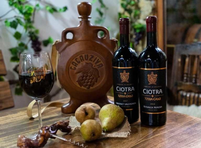 KARA GANI și-a turnat cele mai bune vinuri in ciotre